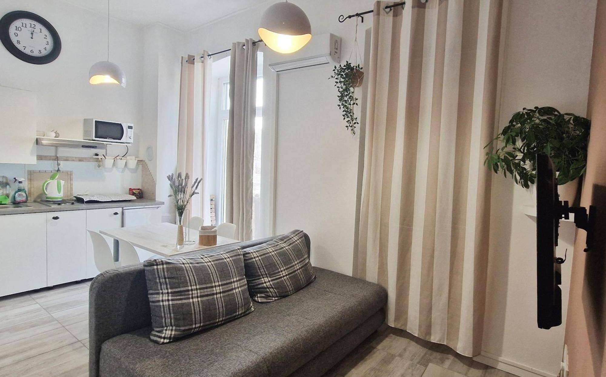 Apartment Megy With Balcony In City Center Цриквеница Экстерьер фото